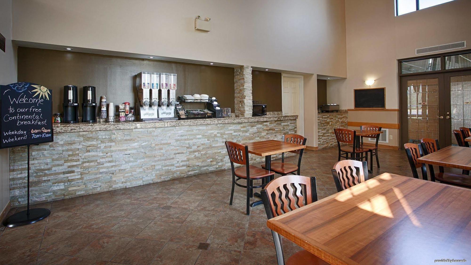 Best Western Smiths Falls Hotel Esterno foto